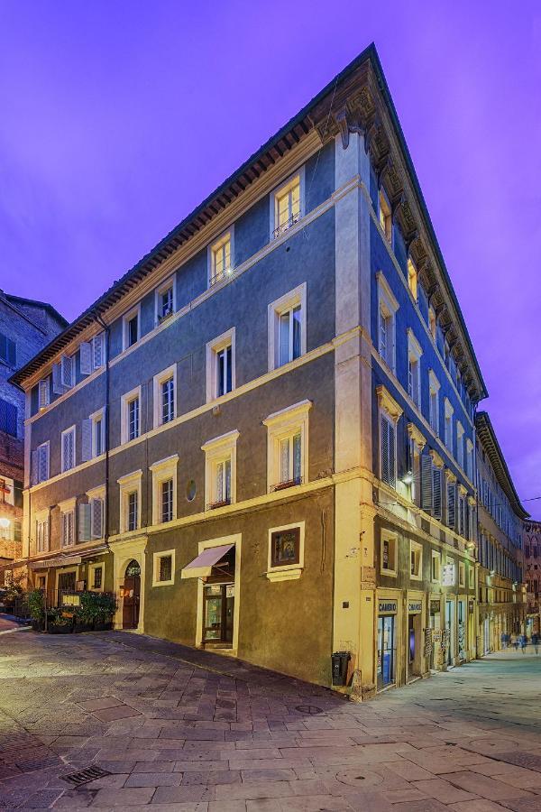 Residenza D'Epoca Le Aquile Bed and Breakfast Siena Eksteriør billede