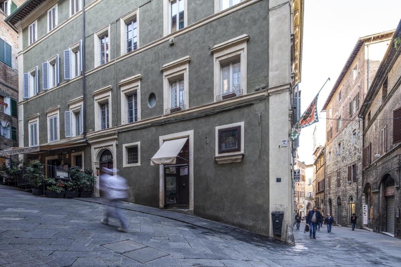 Residenza D'Epoca Le Aquile Bed and Breakfast Siena Eksteriør billede